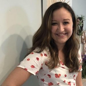 Meet your Posher, Laura